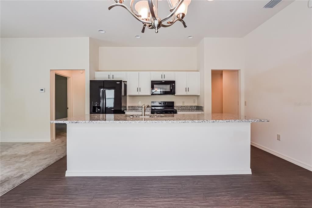 Activo con contrato: $315,000 (2 camas, 2 baños, 1159 Pies cuadrados)