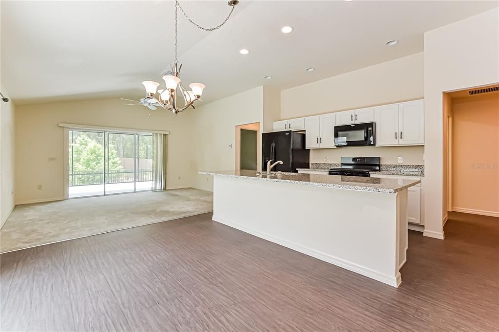 Activo con contrato: $315,000 (2 camas, 2 baños, 1159 Pies cuadrados)