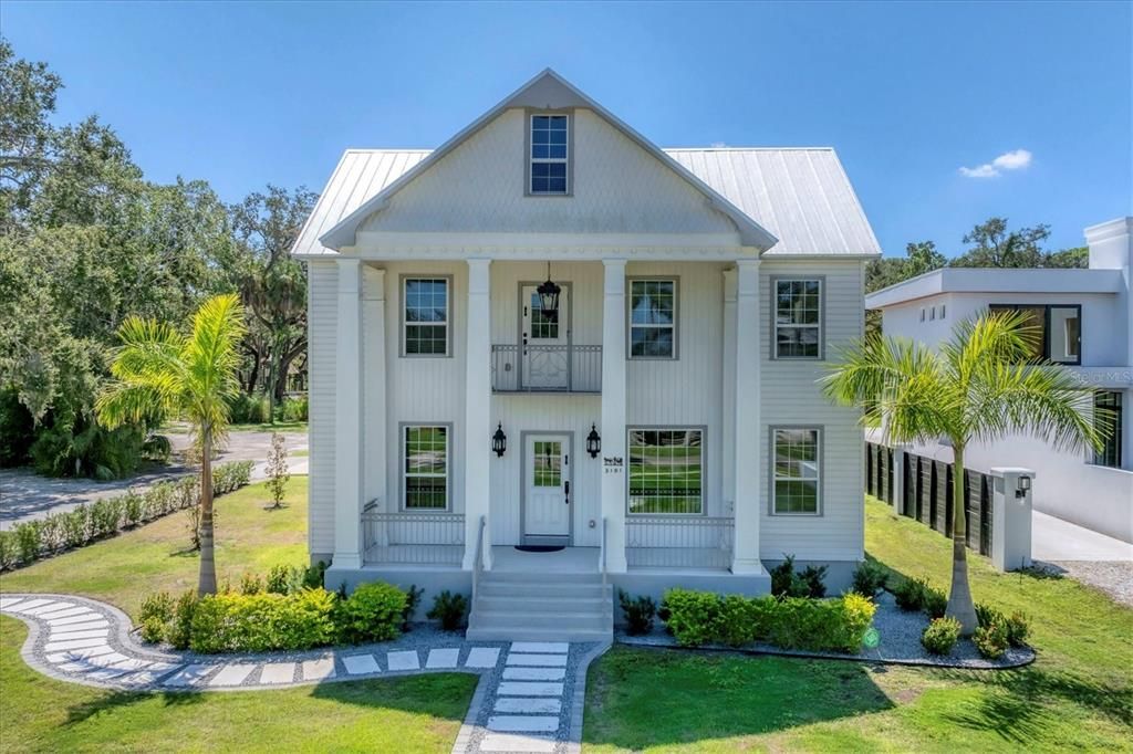 Recently Sold: $1,575,000 (5 beds, 4 baths, 4092 Square Feet)