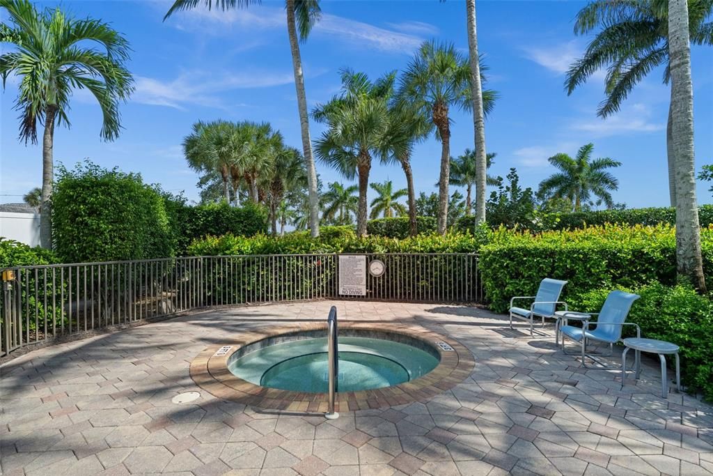 For Sale: $384,900 (2 beds, 2 baths, 1692 Square Feet)