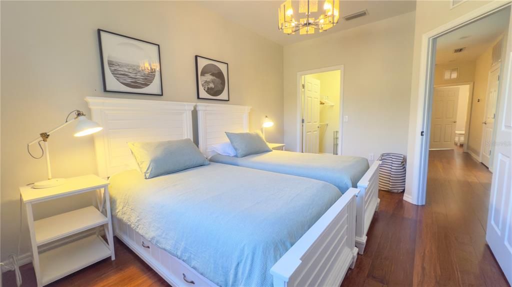 For Rent: $3,800 (3 beds, 2 baths, 1661 Square Feet)