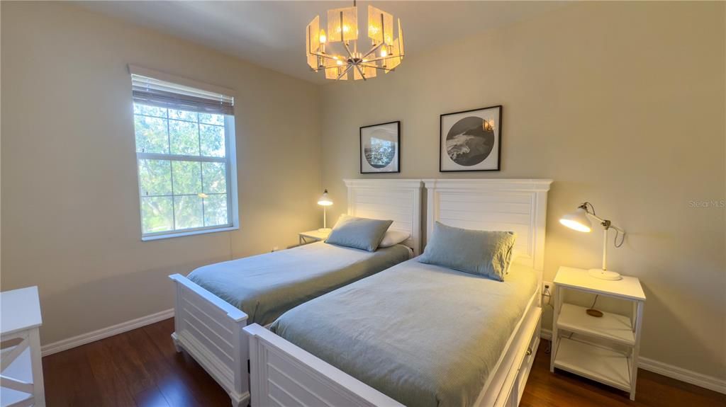 For Rent: $3,800 (3 beds, 2 baths, 1661 Square Feet)