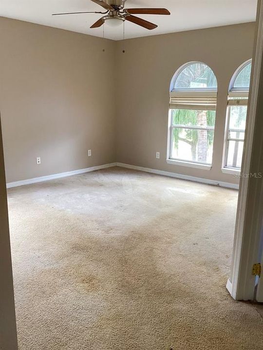 Activo con contrato: $474,900 (5 camas, 5 baños, 3505 Pies cuadrados)