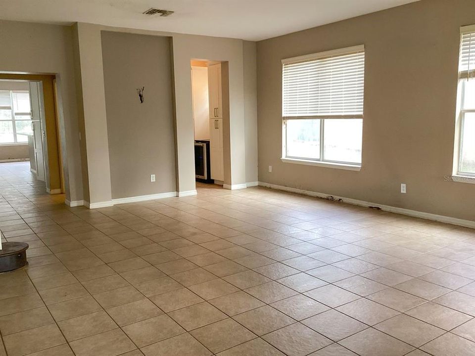 Activo con contrato: $474,900 (5 camas, 5 baños, 3505 Pies cuadrados)