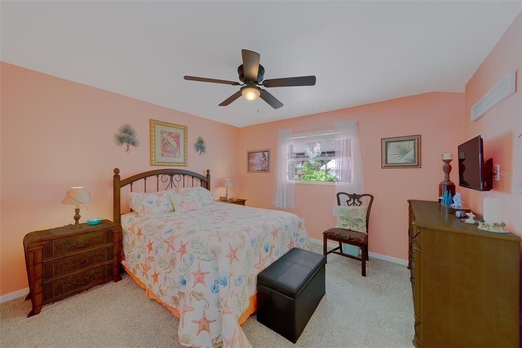 В аренду: $4,500 (2 спален, 2 ванн, 1402 Квадратных фут)