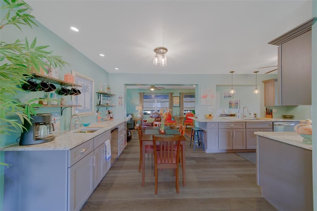 В аренду: $4,500 (2 спален, 2 ванн, 1402 Квадратных фут)