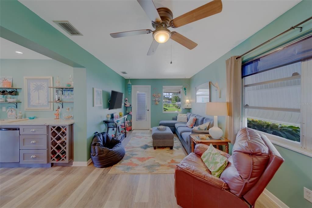 В аренду: $4,500 (2 спален, 2 ванн, 1402 Квадратных фут)