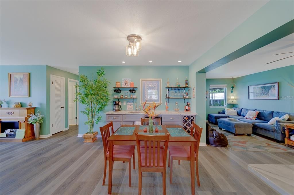 В аренду: $4,500 (2 спален, 2 ванн, 1402 Квадратных фут)