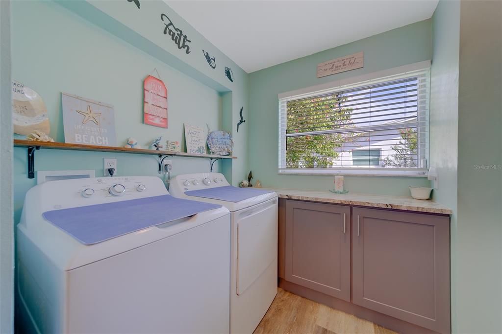 В аренду: $4,500 (2 спален, 2 ванн, 1402 Квадратных фут)