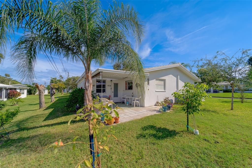 В аренду: $4,500 (2 спален, 2 ванн, 1402 Квадратных фут)