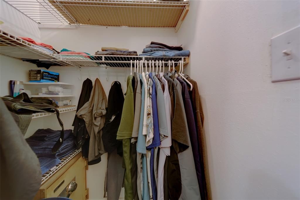 В аренду: $4,500 (2 спален, 2 ванн, 1402 Квадратных фут)