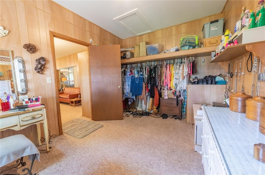 待售: $282,500 (4 贝兹, 3 浴室, 2146 平方英尺)