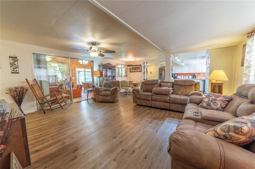 待售: $282,500 (4 贝兹, 3 浴室, 2146 平方英尺)