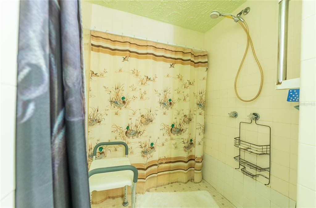 待售: $282,500 (4 贝兹, 3 浴室, 2146 平方英尺)