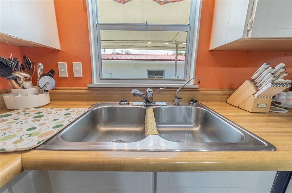 待售: $282,500 (4 贝兹, 3 浴室, 2146 平方英尺)