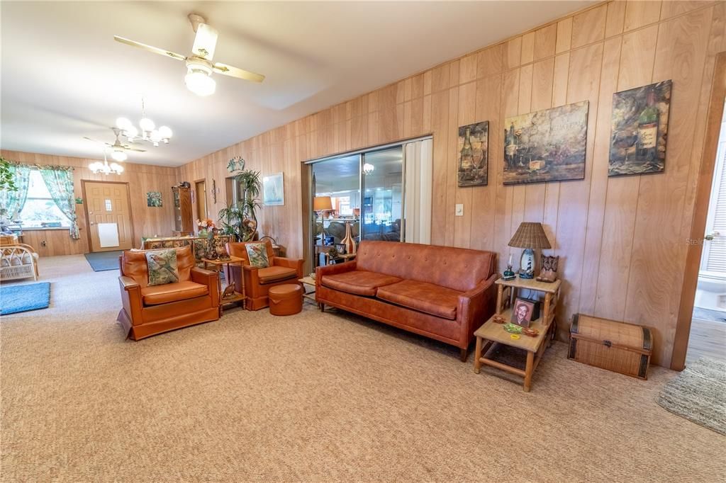 待售: $282,500 (4 贝兹, 3 浴室, 2146 平方英尺)