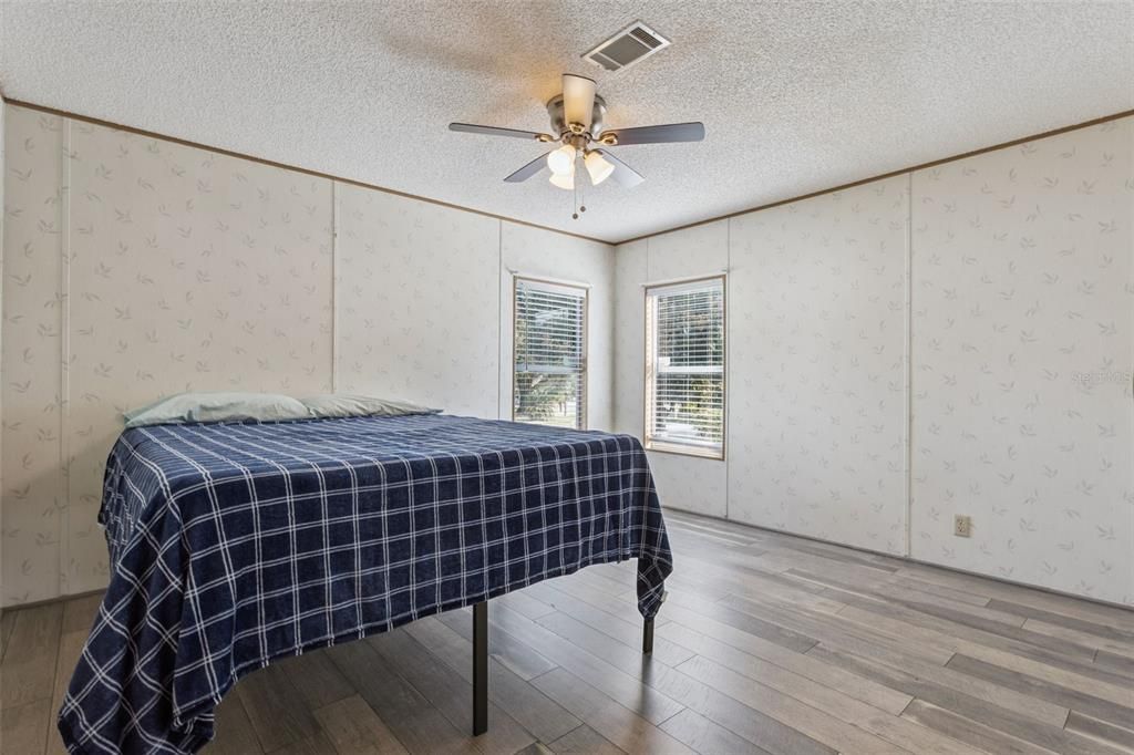 待售: $215,000 (3 贝兹, 2 浴室, 1620 平方英尺)