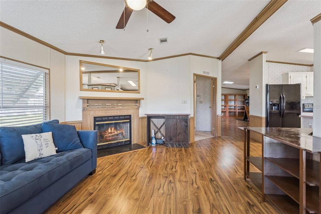 待售: $215,000 (3 贝兹, 2 浴室, 1620 平方英尺)