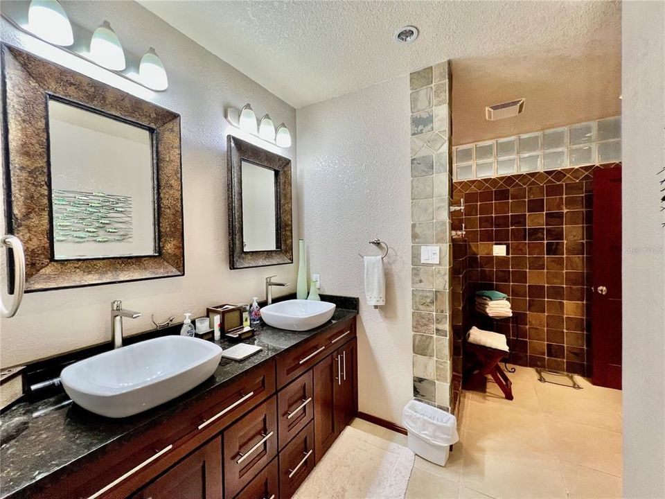 For Rent: $5,250 (2 beds, 2 baths, 1547 Square Feet)