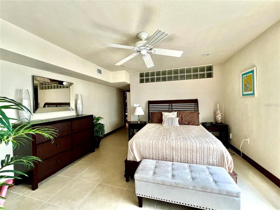 For Rent: $5,250 (2 beds, 2 baths, 1547 Square Feet)