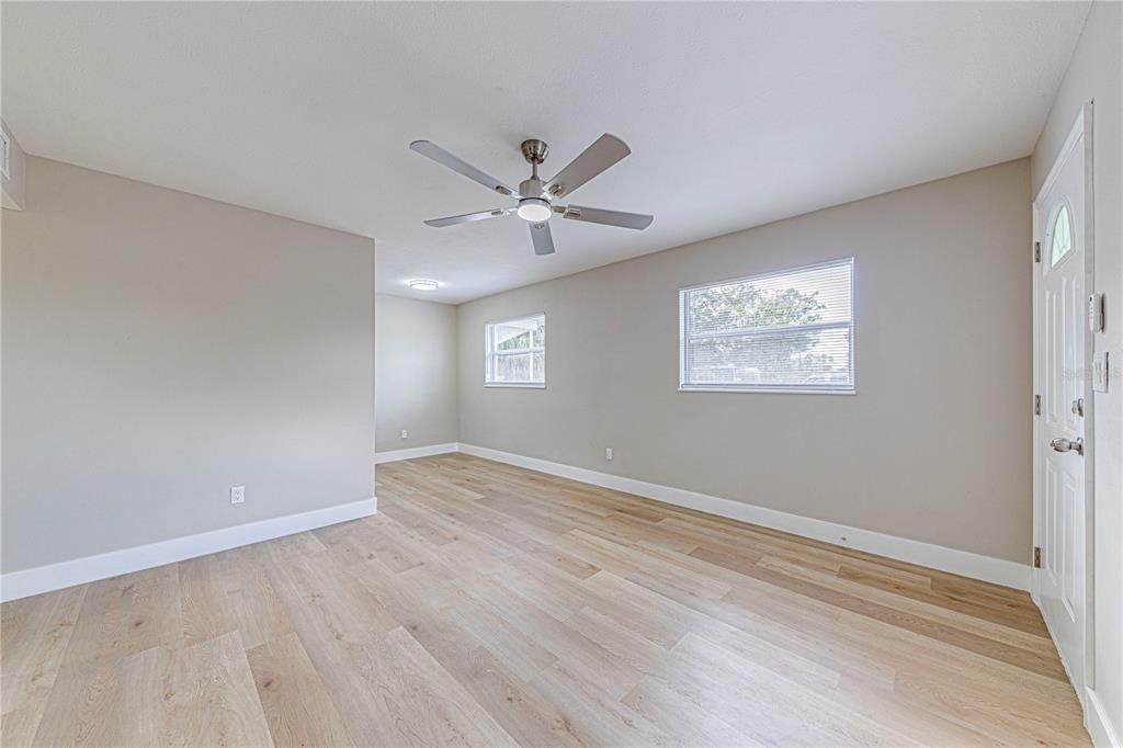 En Venta: $254,900 (3 camas, 1 baños, 814 Pies cuadrados)