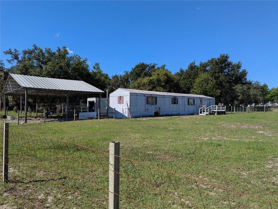 For Sale: $250,000 (2 beds, 2 baths, 720 Square Feet)