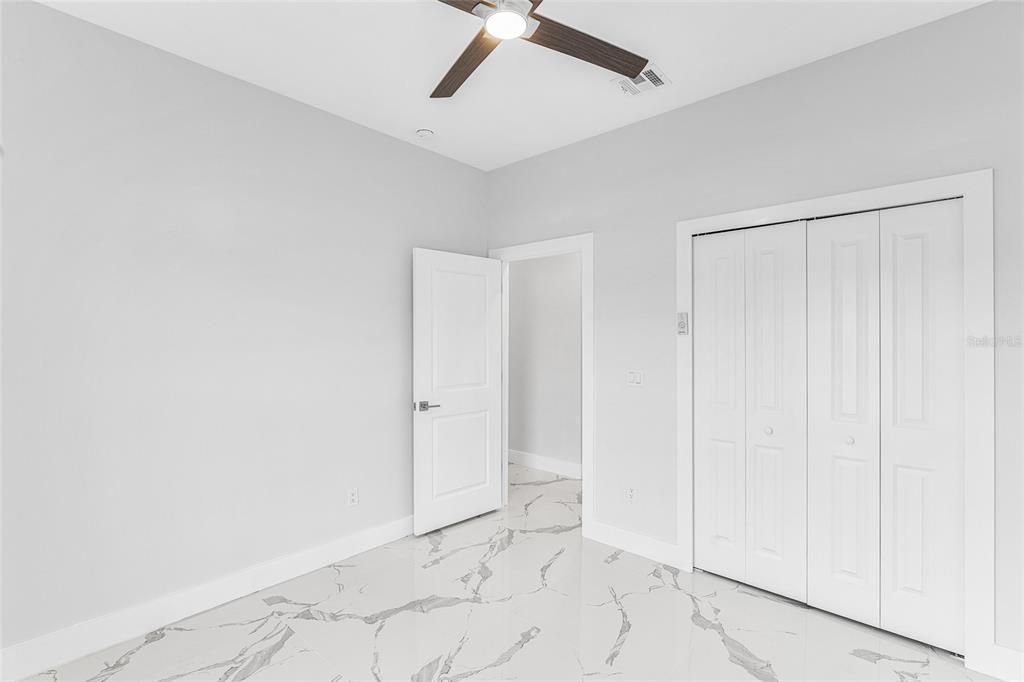 En Venta: $359,900 (4 camas, 2 baños, 1714 Pies cuadrados)