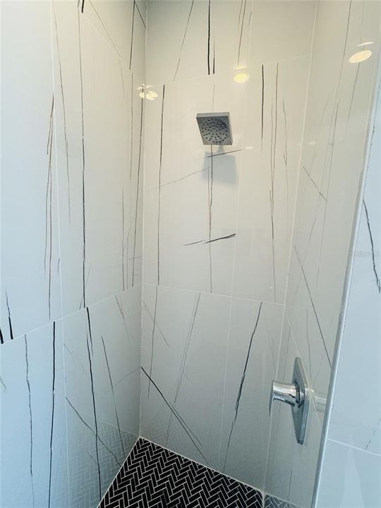 En Venta: $359,900 (4 camas, 2 baños, 1714 Pies cuadrados)