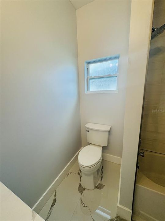 En Venta: $359,900 (4 camas, 2 baños, 1714 Pies cuadrados)