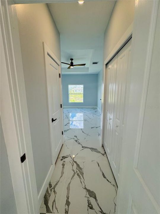 En Venta: $359,900 (4 camas, 2 baños, 1714 Pies cuadrados)