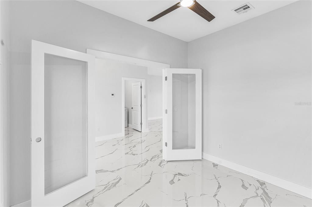 En Venta: $359,900 (4 camas, 2 baños, 1714 Pies cuadrados)