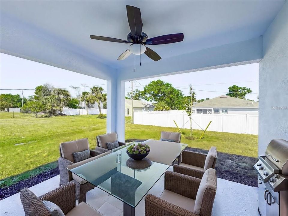 На продажу: $299,000 (4 спален, 2 ванн, 1691 Квадратных фут)