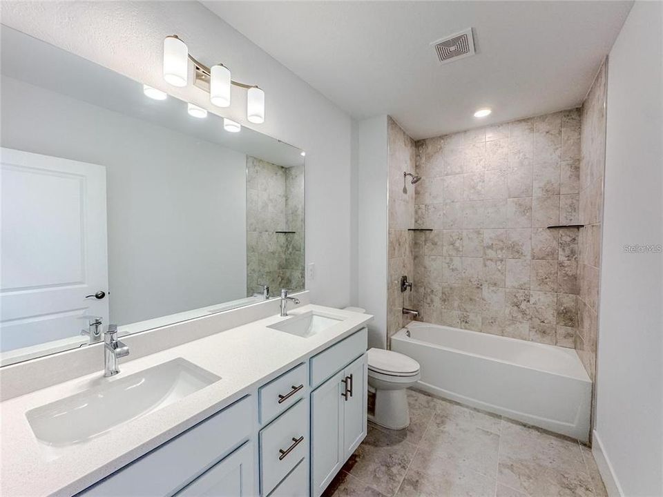 На продажу: $299,000 (4 спален, 2 ванн, 1691 Квадратных фут)