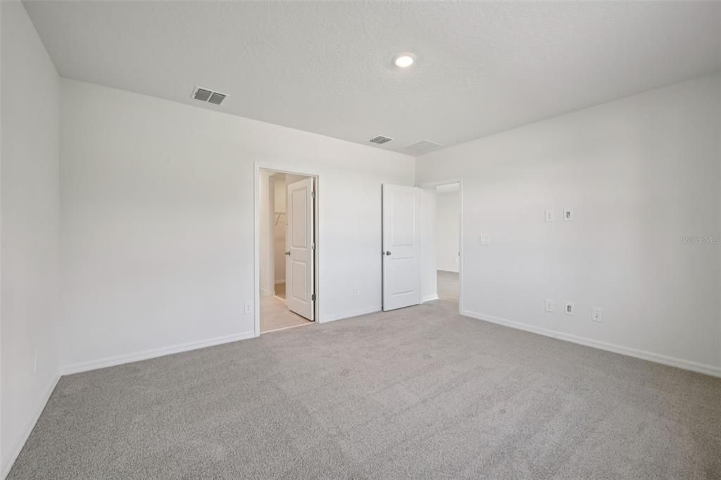 Active With Contract: $299,990 (3 beds, 2 baths, 1572 Square Feet)