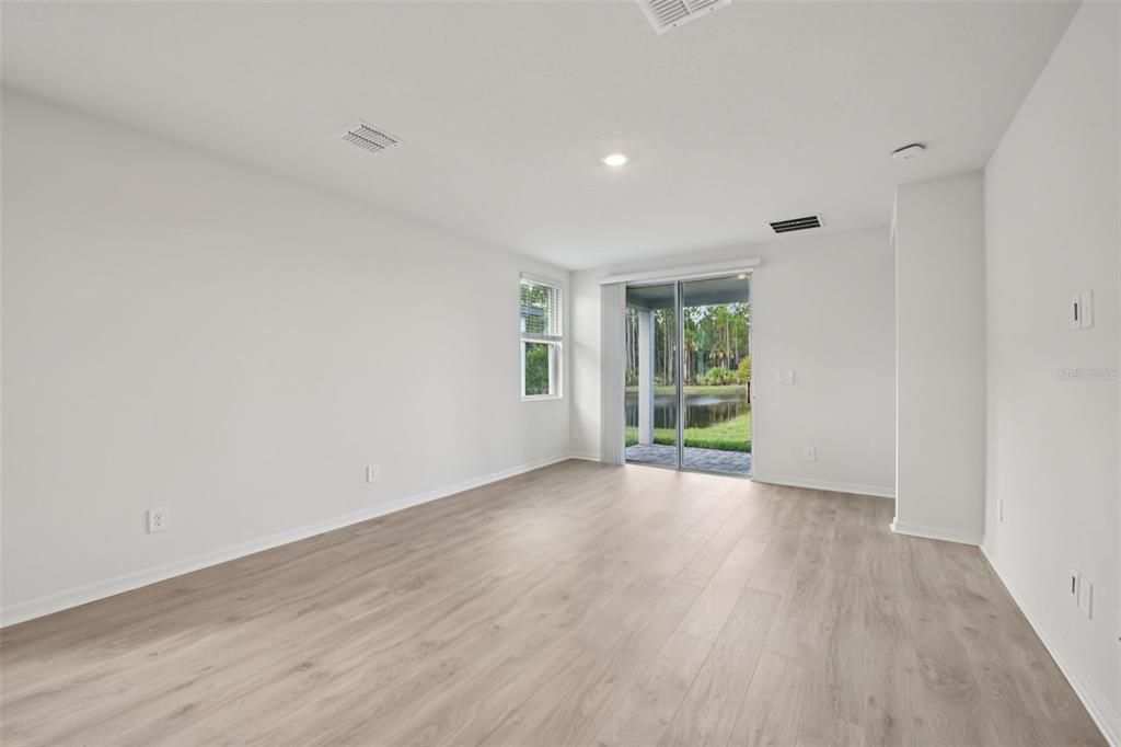 Active With Contract: $299,990 (3 beds, 2 baths, 1572 Square Feet)