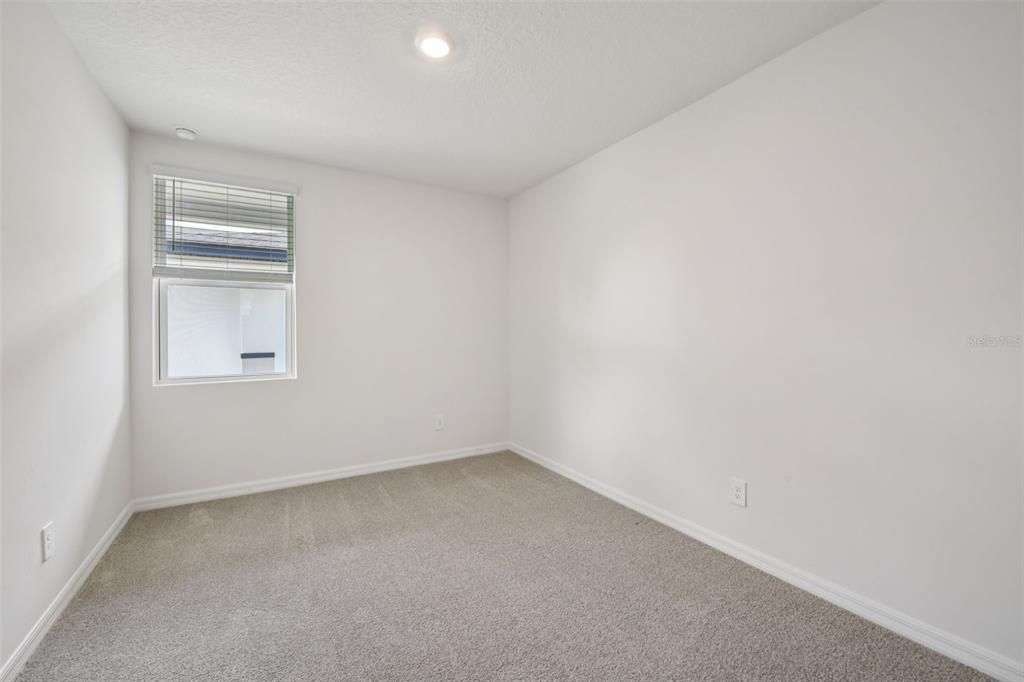 Active With Contract: $299,990 (3 beds, 2 baths, 1572 Square Feet)