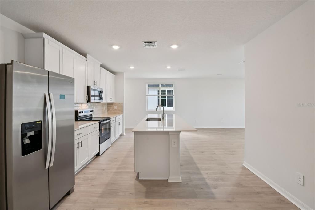 Active With Contract: $299,990 (3 beds, 2 baths, 1572 Square Feet)