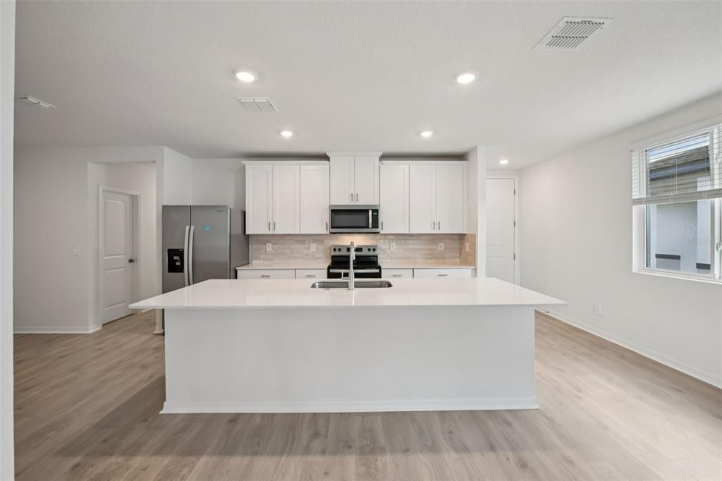 Active With Contract: $299,990 (3 beds, 2 baths, 1572 Square Feet)