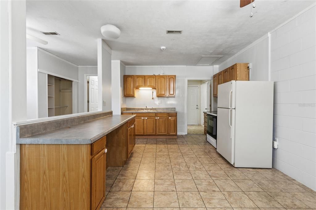 Active With Contract: $289,000 (4 beds, 3 baths, 1580 Square Feet)