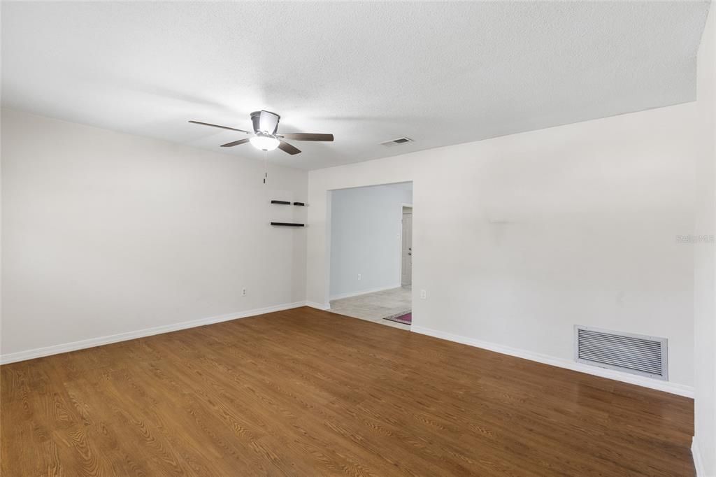 Active With Contract: $289,000 (4 beds, 3 baths, 1580 Square Feet)