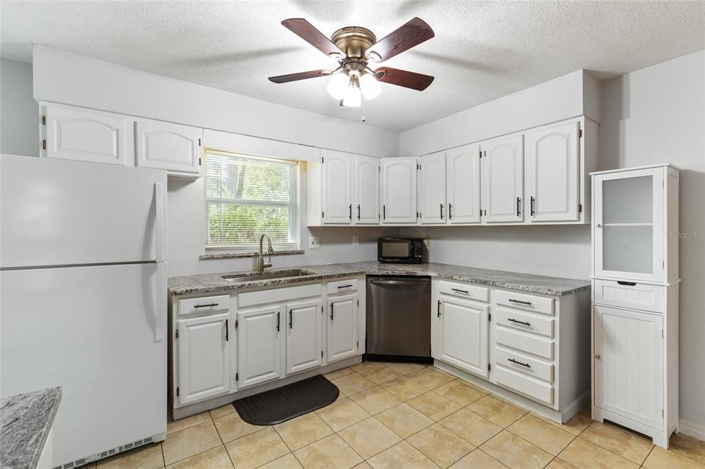 Active With Contract: $289,000 (4 beds, 3 baths, 1580 Square Feet)