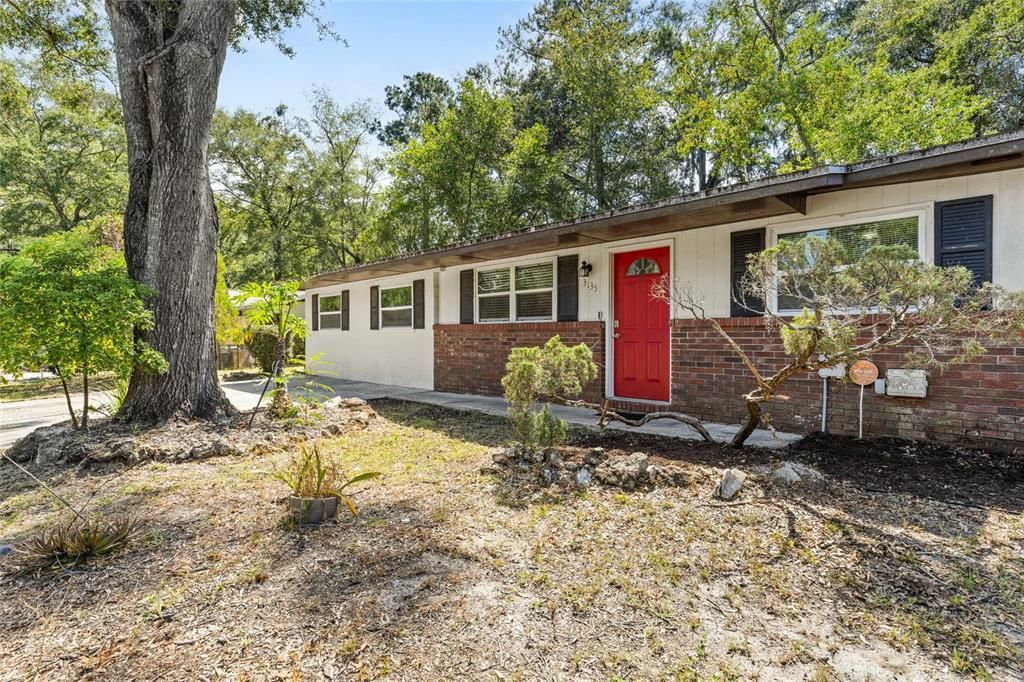 Active With Contract: $289,000 (4 beds, 3 baths, 1580 Square Feet)