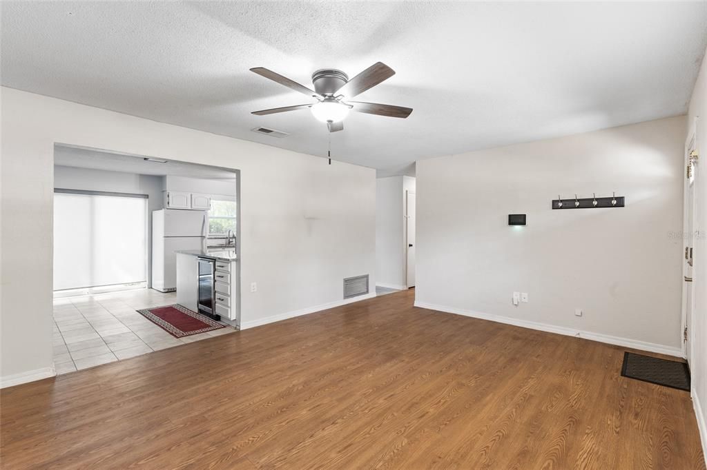 Active With Contract: $289,000 (4 beds, 3 baths, 1580 Square Feet)