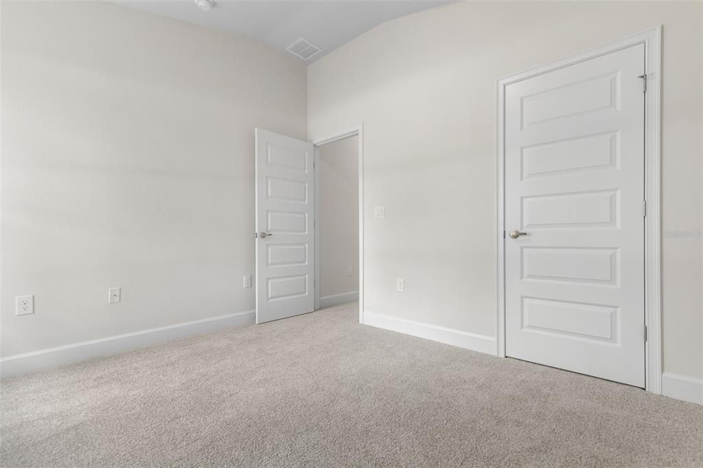 合同活跃: $351,200 (4 贝兹, 2 浴室, 1820 平方英尺)