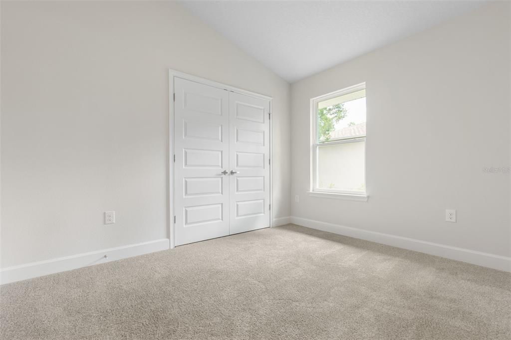 合同活跃: $351,200 (4 贝兹, 2 浴室, 1820 平方英尺)