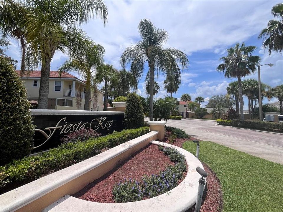 Active With Contract: $1,975 (3 beds, 2 baths, 1762 Square Feet)