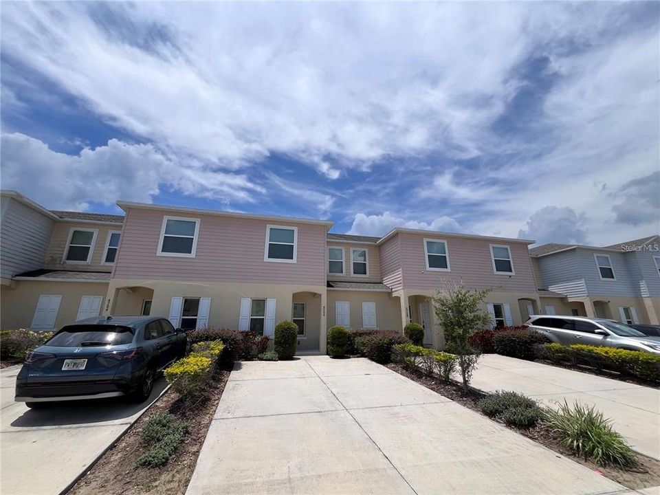 Active With Contract: $1,975 (3 beds, 2 baths, 1762 Square Feet)