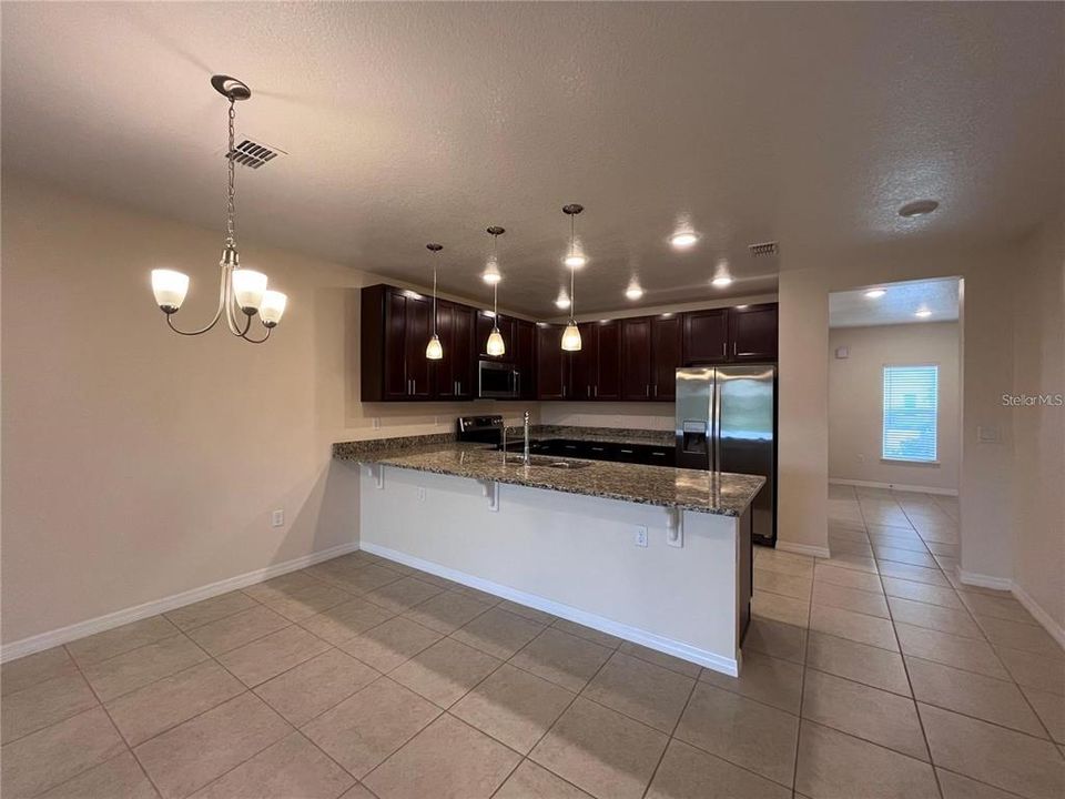 Active With Contract: $1,975 (3 beds, 2 baths, 1762 Square Feet)