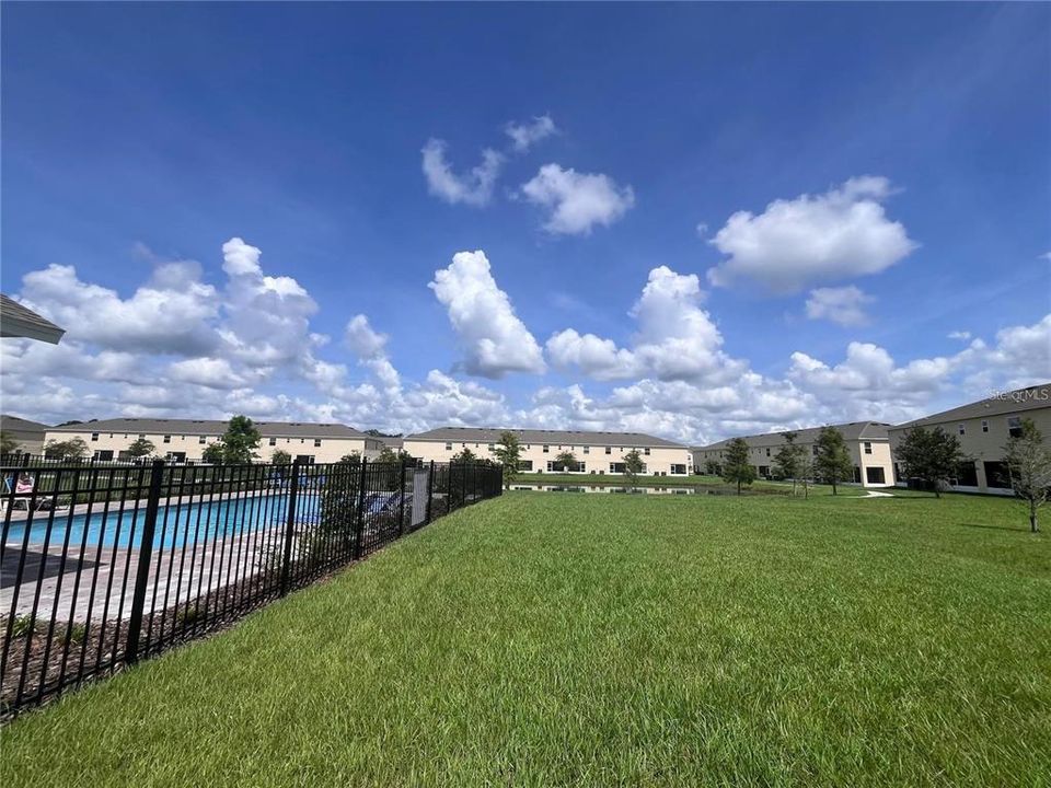 Active With Contract: $1,975 (3 beds, 2 baths, 1762 Square Feet)