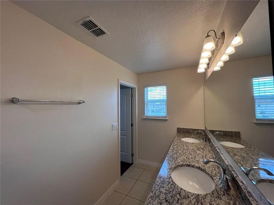 Active With Contract: $1,975 (3 beds, 2 baths, 1762 Square Feet)